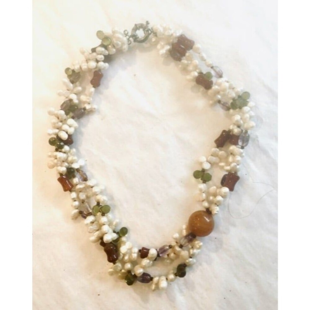 Beautiful Necklace sterling with pearls.